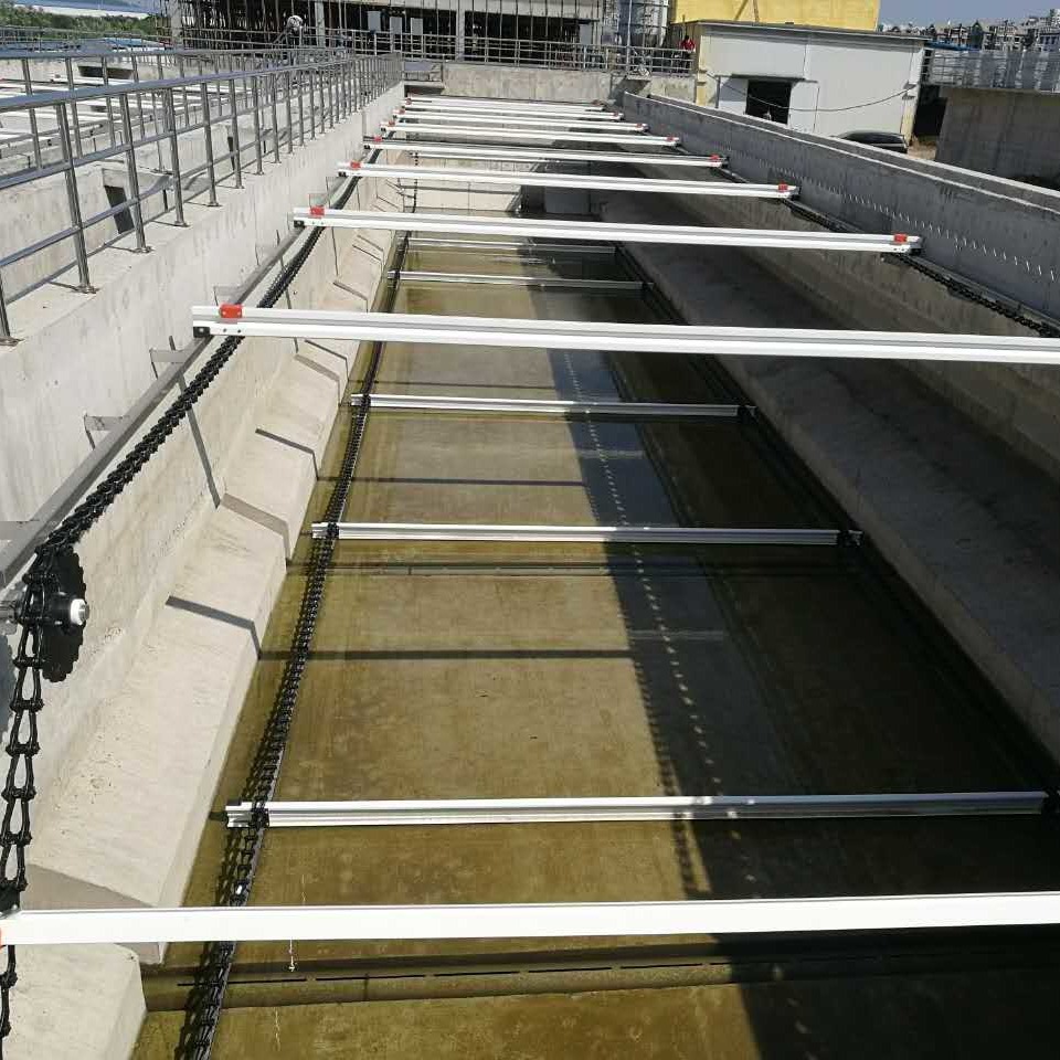  4.5m Travelling Bridge Sludge Scraper Non Metallic Chain Plate Scraping Material Manufactures
