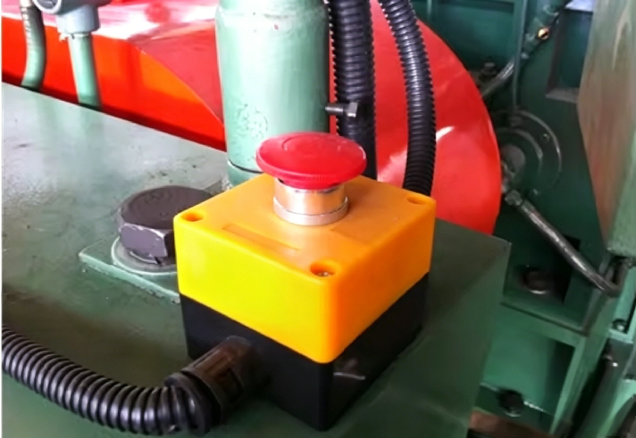 CE/ISO9001 Certified Two Roll Open Mixing Mill with Automatic Thin Oil Lubrication and Integrated Base Design