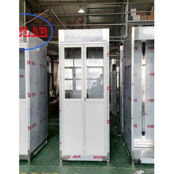 Quality Conveniently Designed Safety Shower with Water Tank Easy To Install Wide Coverage Spray Pattern for sale