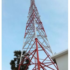 Heavy Duty Triangular Lattice Tower Resistant To 60 M/S Wind Multiple Antenna