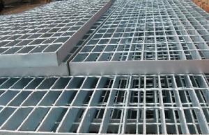 China New Building materials industrial metal walkway steel grating on sale