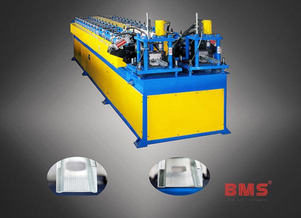 Quality 0.3-0.7mm Thickness Dual C Purlin Forming Machine With Servo Motor Punching for sale