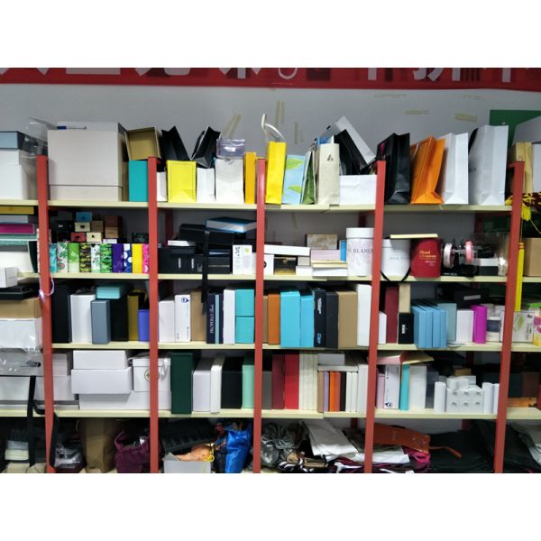 Printed Printed Shipping Boxes Clothes Packaging White Corrugated Material Custom Logo