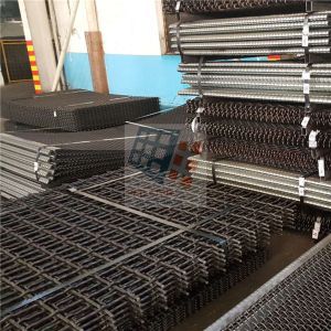 Square Mesh Shape Quarry Screen Mesh With 1.2mm Galvanized Iron Sheet Hook