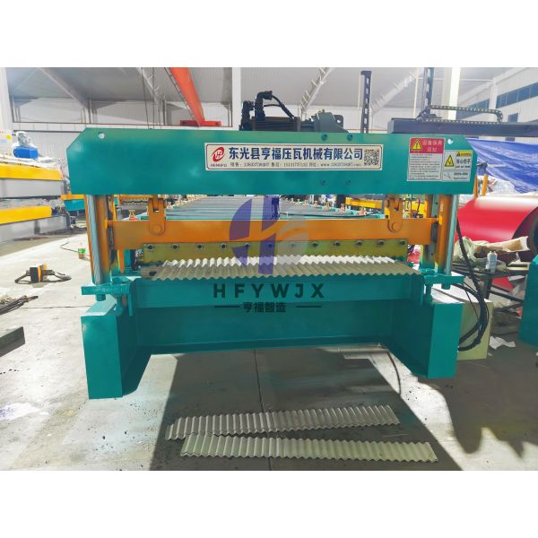 Small Corrugated Roof Sheet Machine With PLC Control Patented Linear Guide Cutting