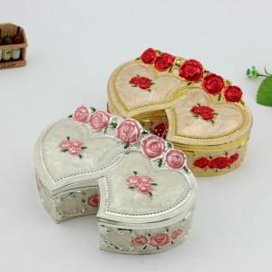 China Double Heart Shape Metal Materials Jewelry Bracelet Box on sale