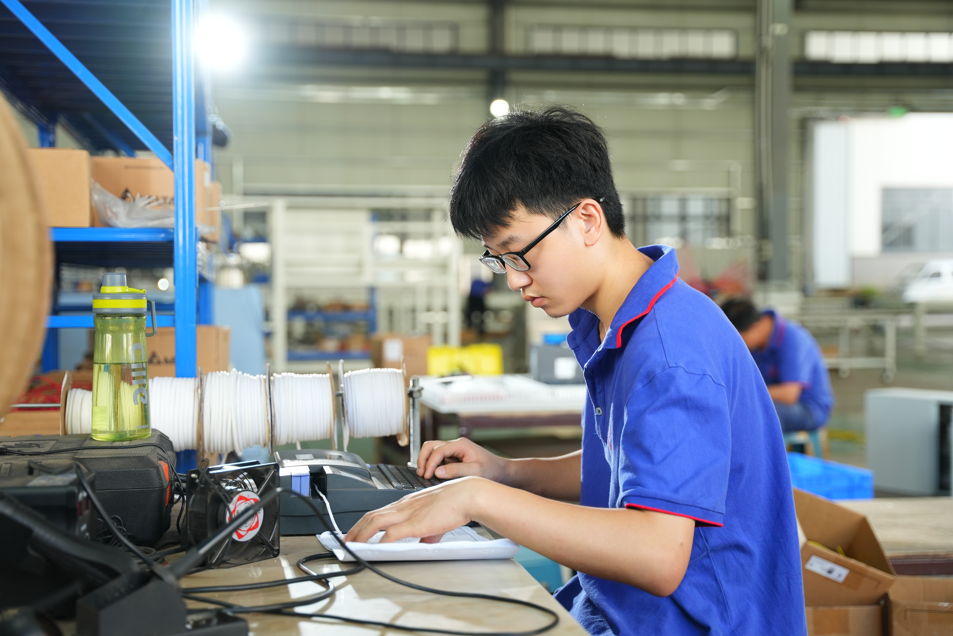 Glue Pouring Vacuum Lamination Machine Automobile Gantry Type