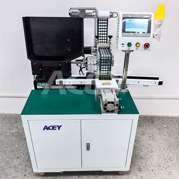 Automatic Insulation Paper Sticking Machine For Cylindrical Lithium Battery