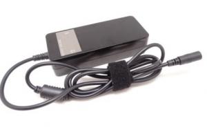 China Universal Laptop Ac Adapter Car Charger with Usb Port 90w for Hp Dell Toshiba on sale