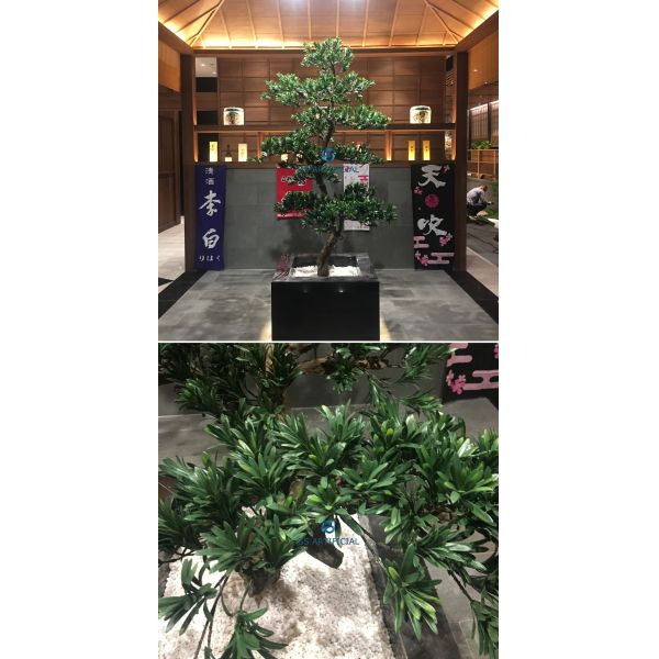 Safe Plastic Artificial Decorative Trees For Cinema / Theme Park
