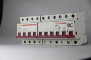 China VIS100 Main Switch Isolator CE/RoHS Certified 100A Main Switch Isolator, 50/60 Hz Rated Frequency on sale