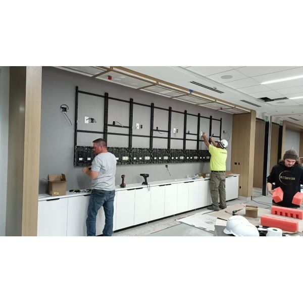 Small Pitch COB Led Video Wall Screen Interactive Panel For Presentations OEM